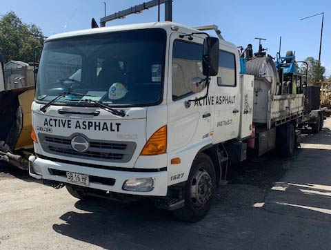 Active-Asphalt-Truck-asphalt-bitumen-services
