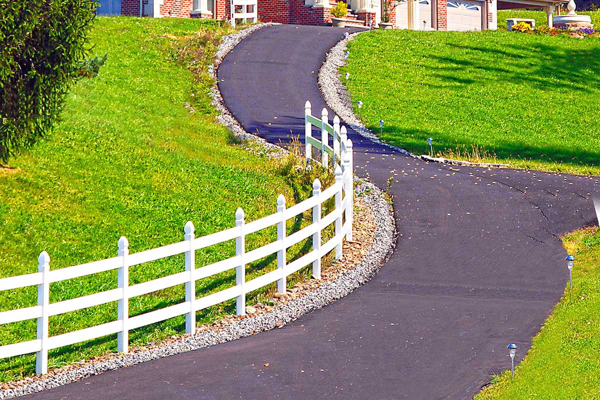 cost of blacktop driveway